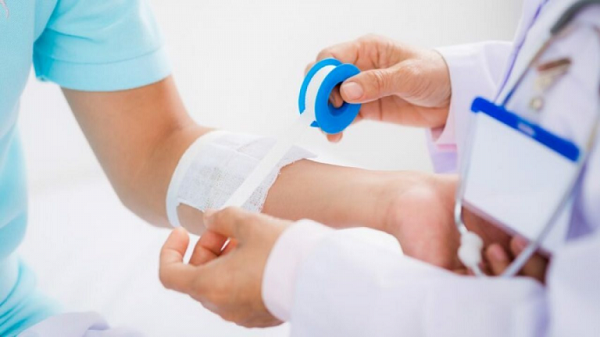 Hướng dẫn chăm sóc vết thương cho người tiểu đường đúng cách 2 Cách chăm sóc vết thương nông, chưa bị nhiễm trùng