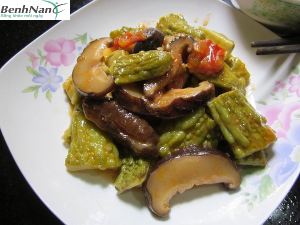 Món ăn chế biến từ mướp đăng giúp hỗ trợ điều trị tiểu đường 2 Mướp đắng nấu với nấm và đậu ván